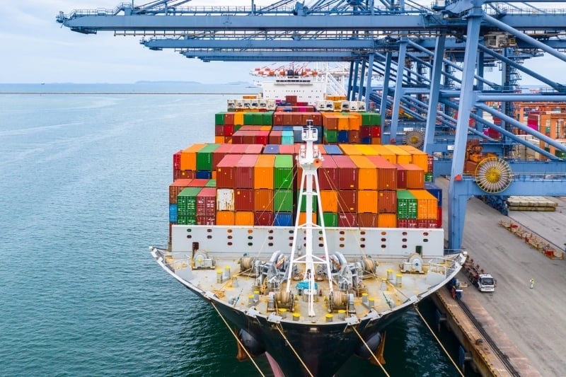 Cơ quan có thẩm quyền xét duyệt và cấp phép hoặc từ chối trong 10 ngày làm việc.