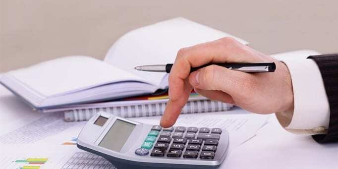 Bút toán đầu tiên của công ty mới thành lập là gì?