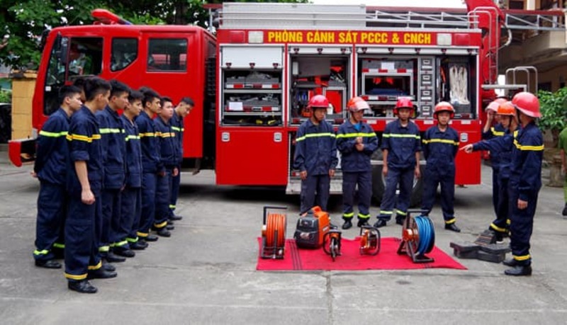 Quy định về nhiệm vụ, quyền lợi và thời gian huấn luyện của đội PCCC cơ sở.
