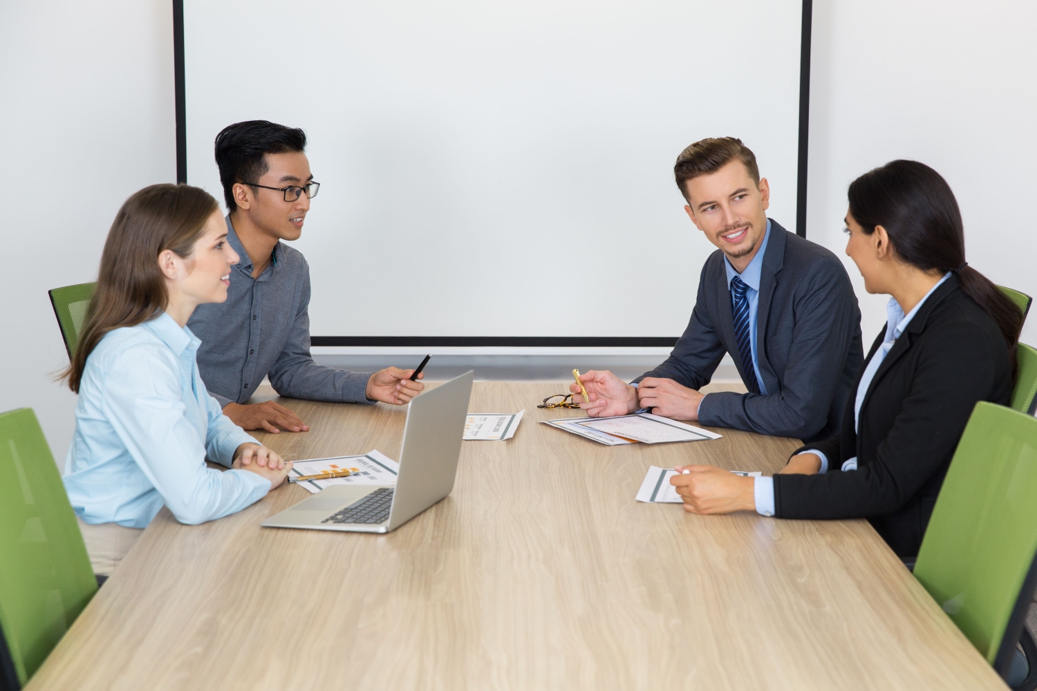 Các bước soạn thảo và ban hành quyết định thành lập Hội đồng kỷ luật đúng quy định.